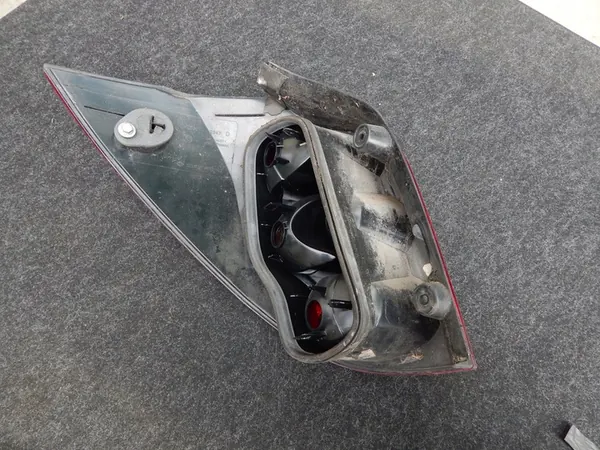 Luz trasera derecha Renault Laguna II 2004 OEM: 8200002472 image 4