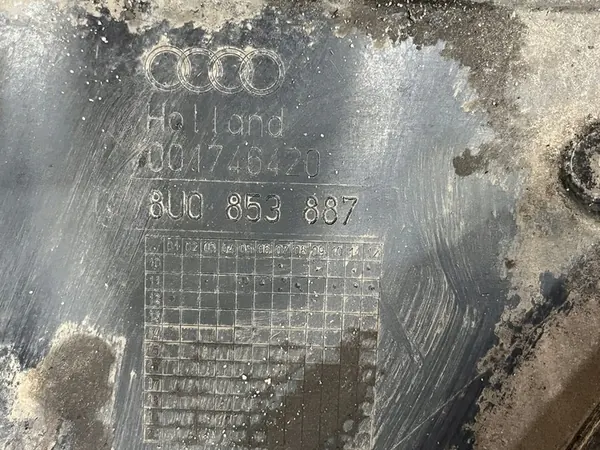 AUDI Q3 8U Front Left Wheel Arch 8U0821171C image 10