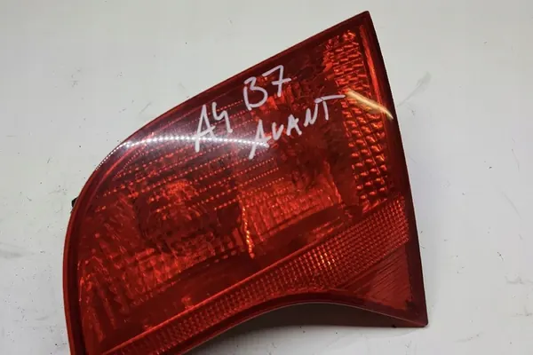 Luz de maletero derecha AUDI A4 (8EC, B7) 2006 8E9945094 image 3