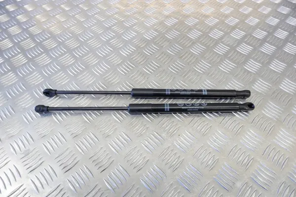 Actuador de maletero derecho OEM 68960K0020 para Toyota Yaris image 2