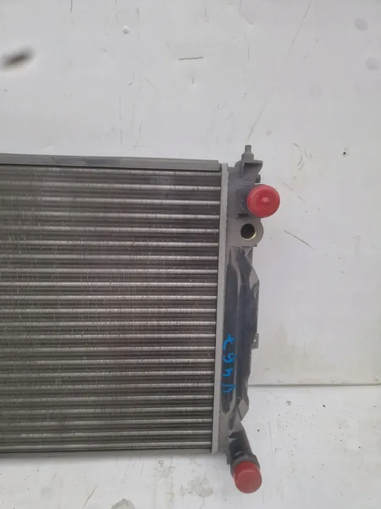 Radiador de agua VW PASSAT AUDI A4 A6 8D0121251Q image 3