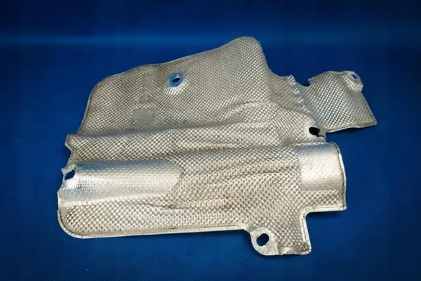 Audi A8 4H bakre underrede värmesköld OEM 4H0825725F image 3