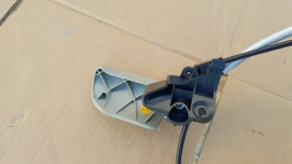 Huvöppningshandtag + kabel - AUDI A6 C6 image 4