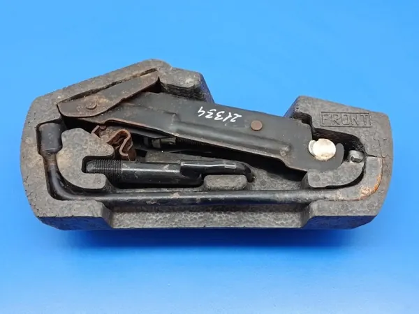 Citroen C1 Gato, Llave de Ruedas, Ojo de Remolque, Tornillo OEM 508099 image 4
