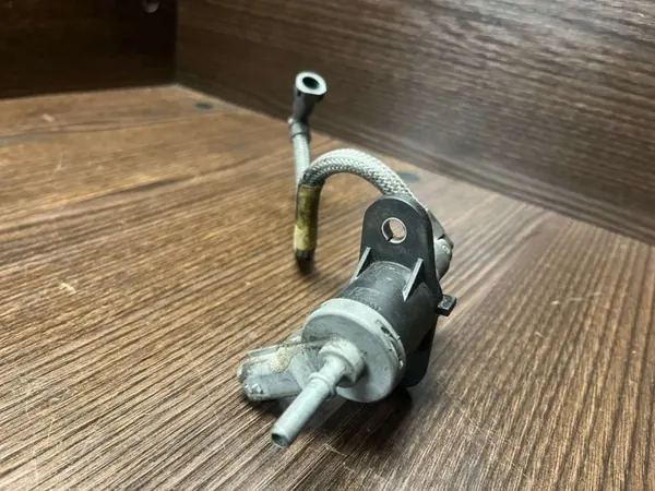 Brandstofdruksensor OEM 208853765R voor Renault Master III image 5