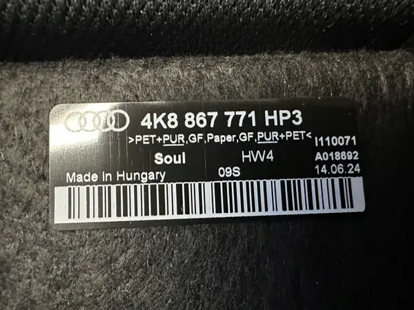 Alfombrilla maletero Audi A7 OEM 4K8867771 - Usado image 3