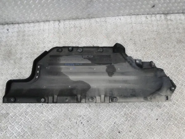 Oikea alustansuoja OEM 84227-P4400 Kia Sorento IV:lle image 3