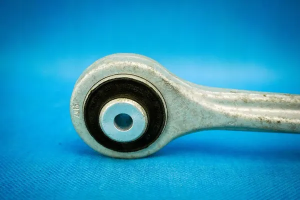 Braccio di controllo superiore anteriore destro Audi A8 S8 4H image 2