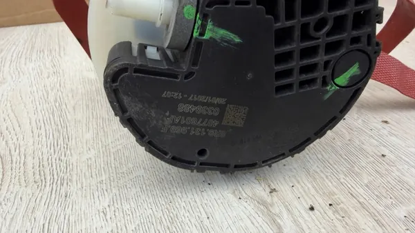 Pompe à réservoir AdBlue OEM 8R0131969F Audi Q5 A6 A7 A8 image 3