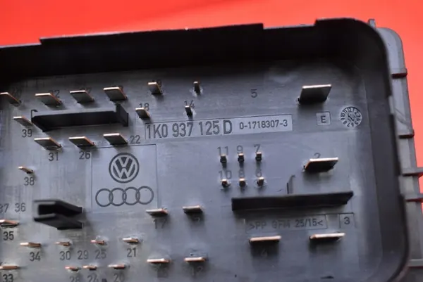 Sulakekotelo OEM 1K0937125D Skoda Yetille 2013-2018 image 8