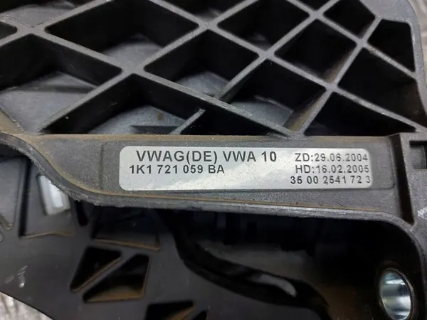 Kopplingsslang Audi A3 8P 1.6 8V 1K1721059BA image 2