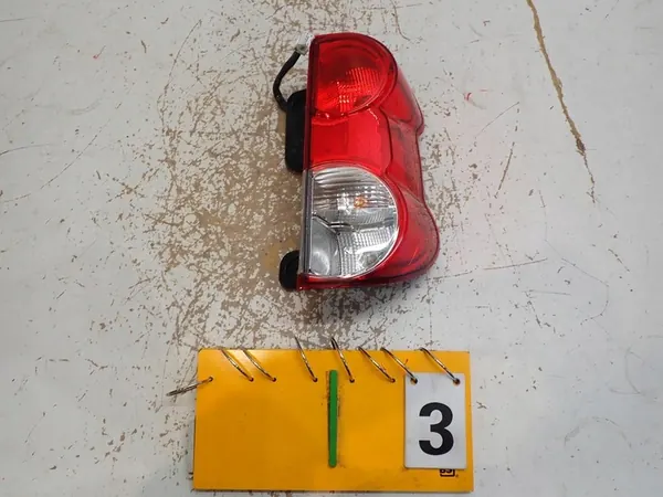 Lámpara trasera derecha NISSAN NV200 2009- 26550-BJ00A image 2