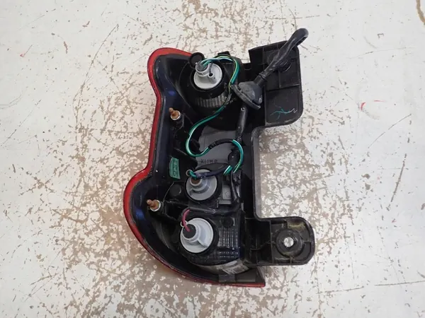 Lámpara trasera derecha NISSAN NV200 2009- 26550-BJ00A image 4