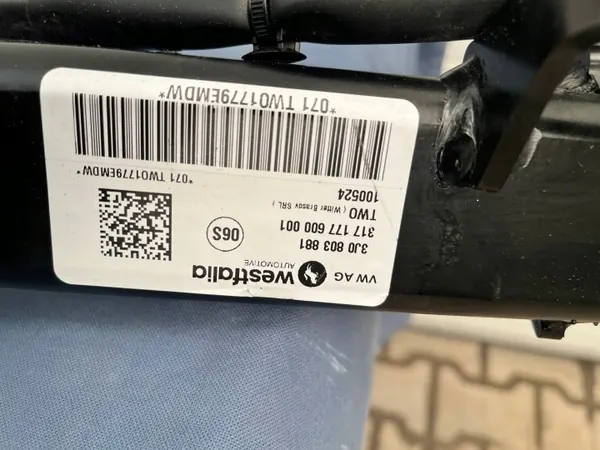VW Passat B9 Anhängerkupplung OEM 3J0803881 - Elektrisch image 5