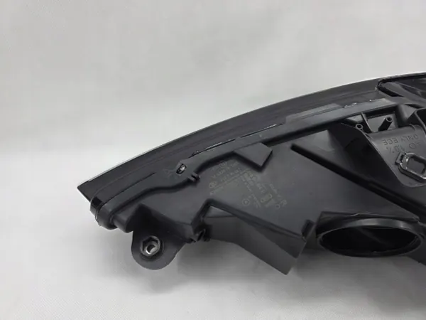 Audi A3 8V höger framlykta OEM 8V0941044E image 7