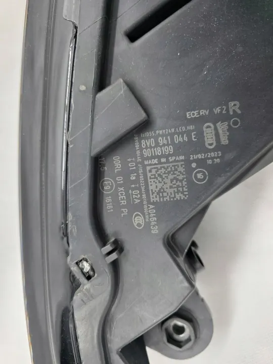 Audi A3 8V höger framlykta OEM 8V0941044E image 9