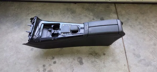 Túnel central Mercedes W177 - Pieza OEM usada image 2