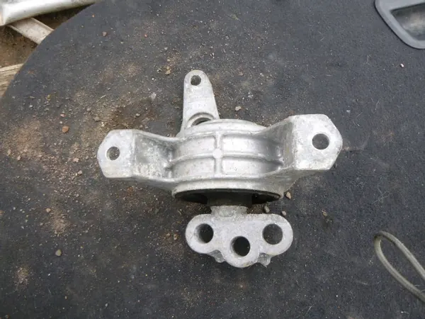 Supporto motore Opel 13271774 image 3