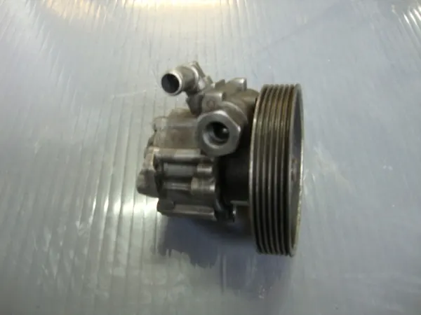 Servostyrningspump Peugeot 807 Citroen C5 C8 2.0 2.2 HDI 9647983580 image 2