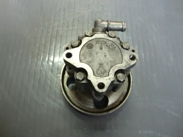 Servostyrningspump Peugeot 807 Citroen C5 C8 2.0 2.2 HDI 9647983580 image 3