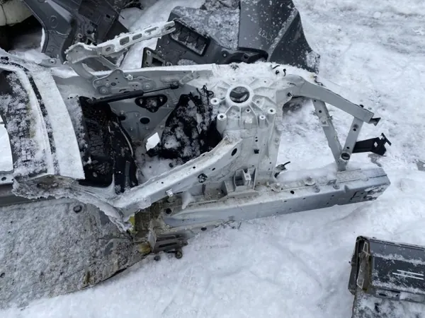 BMW i4 2024 Etu vasen lokasuoja OEM 291255 image 3