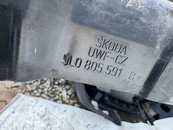 SKODA YETI LIFT 13- Mask image 8