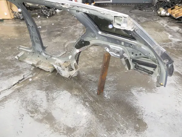 Mercedes W205 takaoikea lokasuoja OEM c/1107 image 3