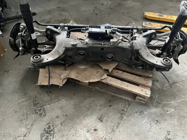 Maserati OEM 670007569 Achterophanging Compleet Set image 4
