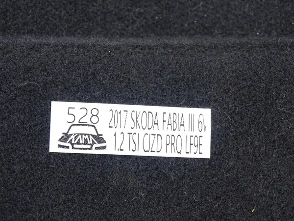 Cobertura prateleira bagageira traseira OEM 6V6867769 Skoda Fabia III image 6