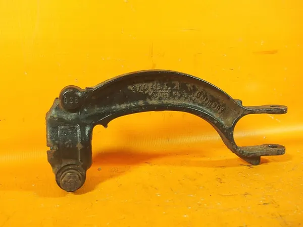 Audi A5 8T Oikea Jousituskiinnike OEM 8k0413038l image 5
