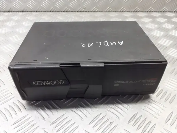 Audi CD-wisselaar OEM KDC-C712 voor A2 1.4 image 2