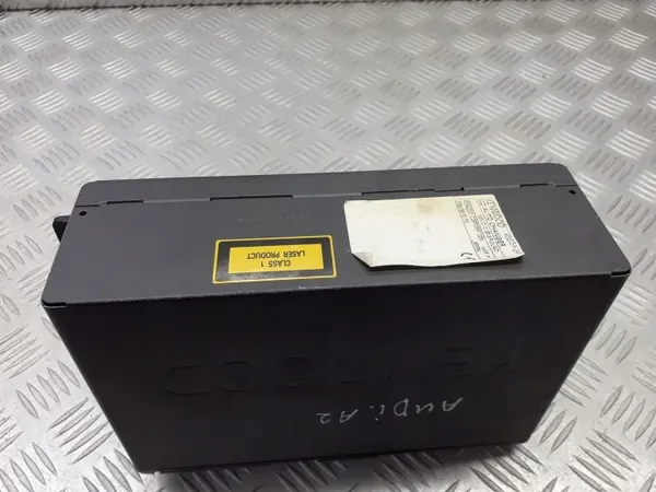 Audi CD-wisselaar OEM KDC-C712 voor A2 1.4 image 3