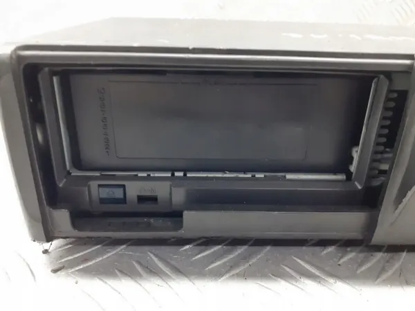 Audi CD-wisselaar OEM KDC-C712 voor A2 1.4 image 4