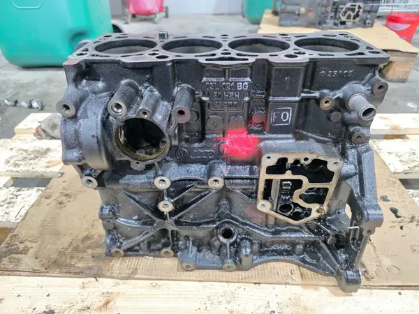 Motorblock OEM 03L021BG 13/26 för Audi 2.0 TDI image 3