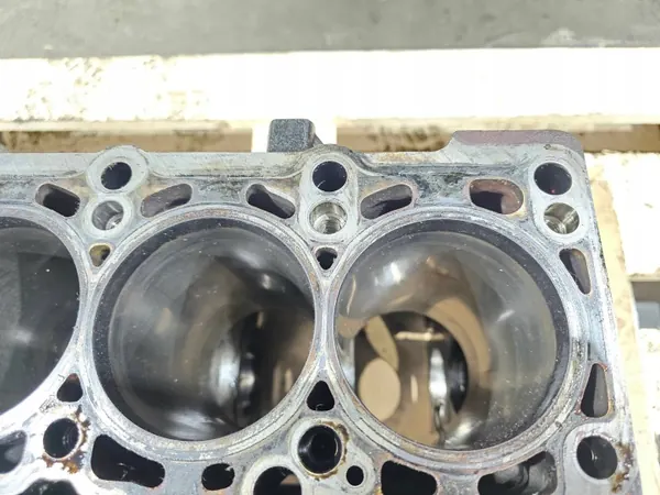 Motorblock OEM 03L021BG 13/26 för Audi 2.0 TDI image 9