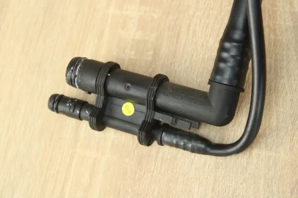 Audi AdBlue Einfüllrohr OEM 4G0131963C - Gebraucht image 5