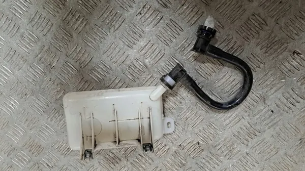 Bromsvätskebehållare OEM 460913647R för Renault Trafic image 4