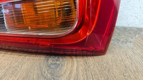 Luz trasera derecha Audi A1 image 5