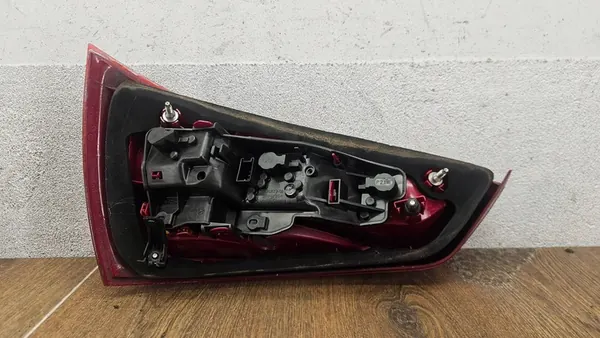 Luz trasera derecha Audi A1 image 6