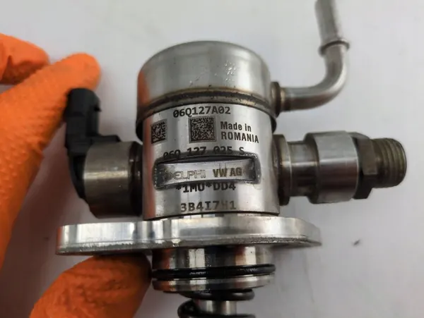Hochdruckkraftstoffpumpe Audi A3 8Y 2021 OEM 06Q127025S image 2
