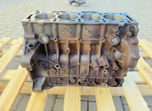 Moottorilohko OEM 9804424285588qqdd Fordille image 2