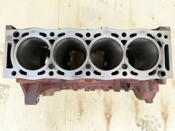 Moottorilohko OEM 9804424285588qqdd Fordille image 5