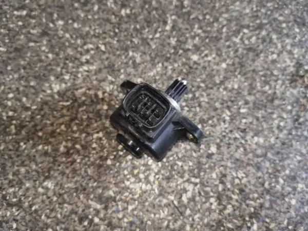 Klepmotor OEM 8967221020 voor Toyota Avensis Estate image 4