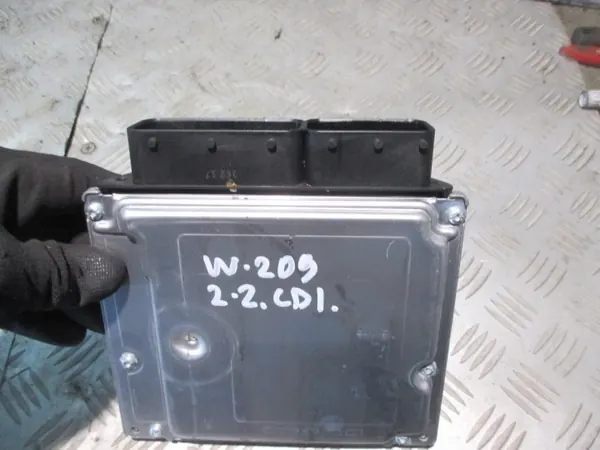 Mercedes Moottorin ECU A6461504091 W209 2.2 CDI image 2