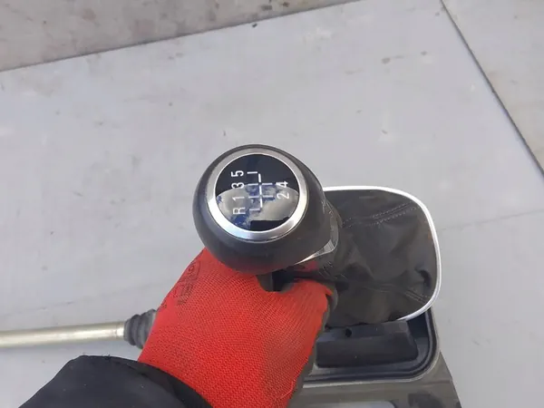 Vaihtovipu Opel Corsa E 1.4 Turbo 1.3 CDTI image 4