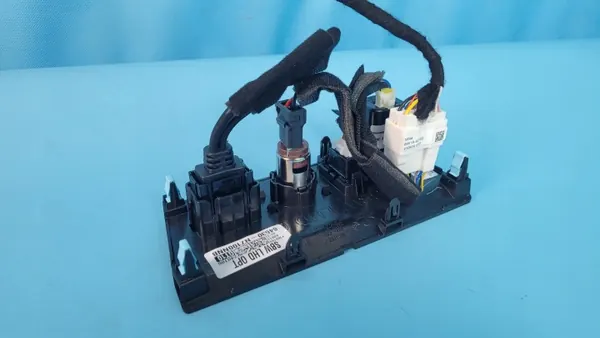 Hyundai Tucson IV USB/AUX-Anschluss OEM 84632-N7100 image 10
