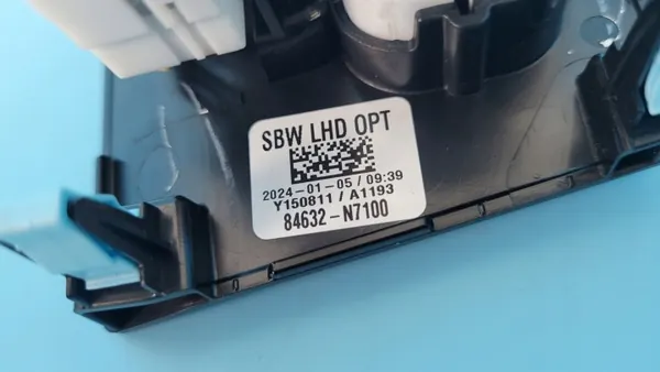 Hyundai Tucson IV USB/AUX-Anschluss OEM 84632-N7100 image 8