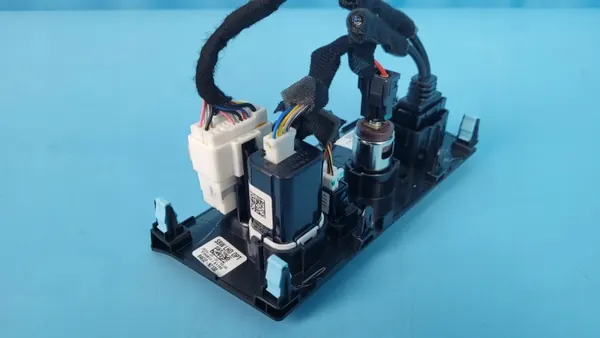 Hyundai Tucson IV USB/AUX-Anschluss OEM 84632-N7100 image 9