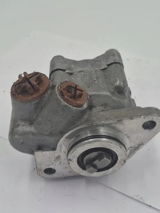 Pompe de direction assistée MAN TGX 2018 OEM 82471016051 image 3