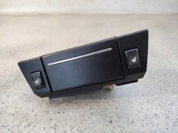 OEM AOP42552 Etutuhkakuppi Chrysler 300C:lle image 2